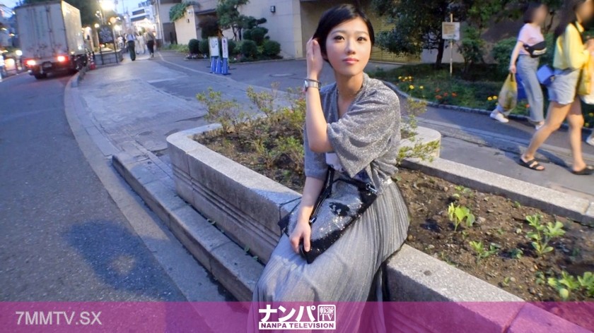 200GANA-2121 Serious soft on, first shot. 1373 Ambush pick-up a stylish short-haired black-haired girl at the back of the school field at night! She was hooked by the keyword “Fashion Interview” and went straight to the hotel!