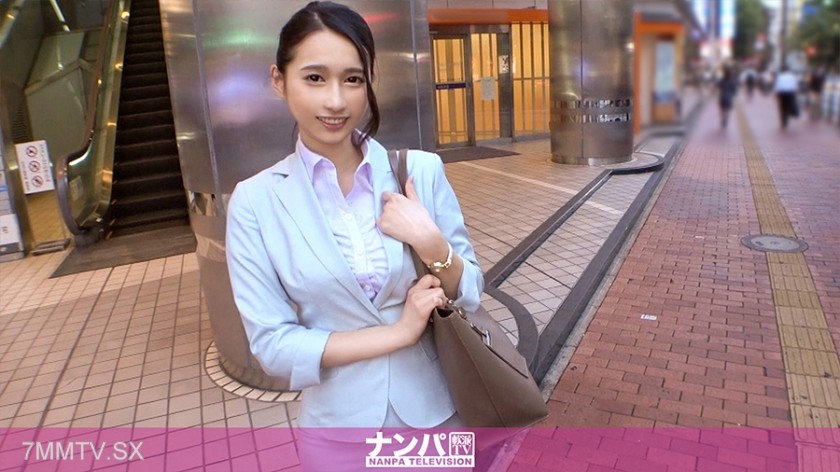200GANA-2310 Seriously soft on crime, first shoot. 1504 “Would you like a side job?” I asked casually, and the beautiful OL was hooked right away! I thought it would just be an experiment in customer service, but then he pulled out his live dick and we we