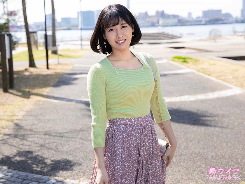 292MY-731 Akari Koshita 1