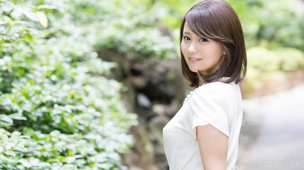 413_beni_01 A short girl who hides her feelings with a smile H/Beni