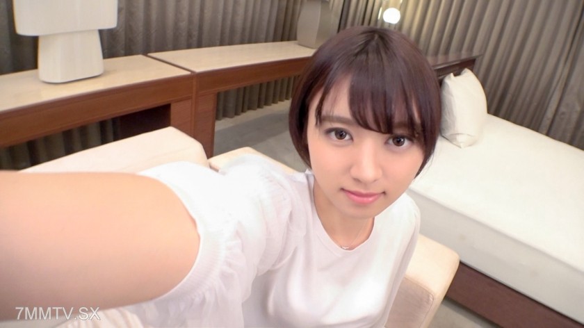 SIRO-4345 【First Time】【Young-Faced Girl’s Screams】【Powerful Beauty Bottom Ride】A pure college student who still retains the innocence of a girl. If you aggressively penetrate her developing beauty hole to the point of tearing, the girl will pant with a ro
