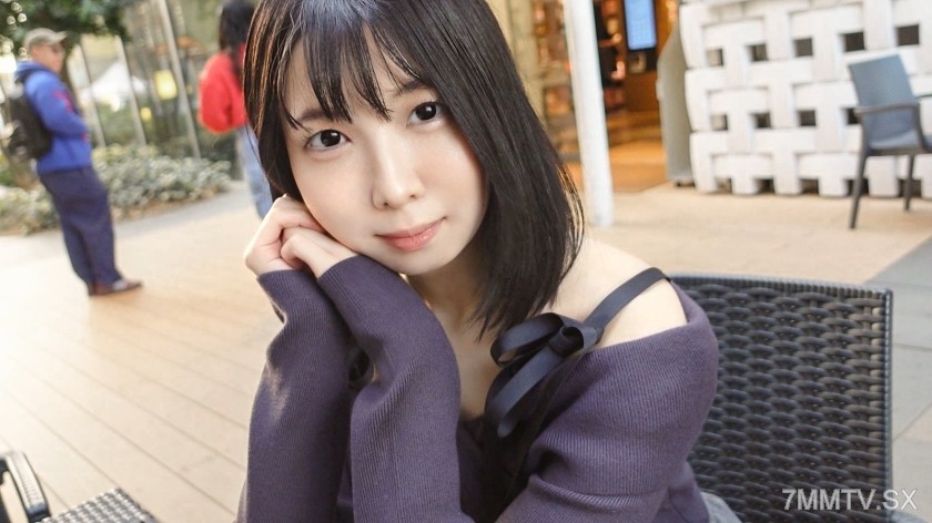 SIRO-5489 【Is this gap amazing?】 The calm nursery teacher who is popular even among parents is frustrated. With that innocent face, she’s wearing underwear like this every day… Her posture of shaking her hips on her own is too erotic! 【First shoot】 Applie